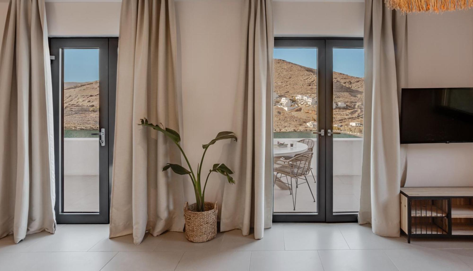 Amal Kythnos Suites ภายนอก รูปภาพ