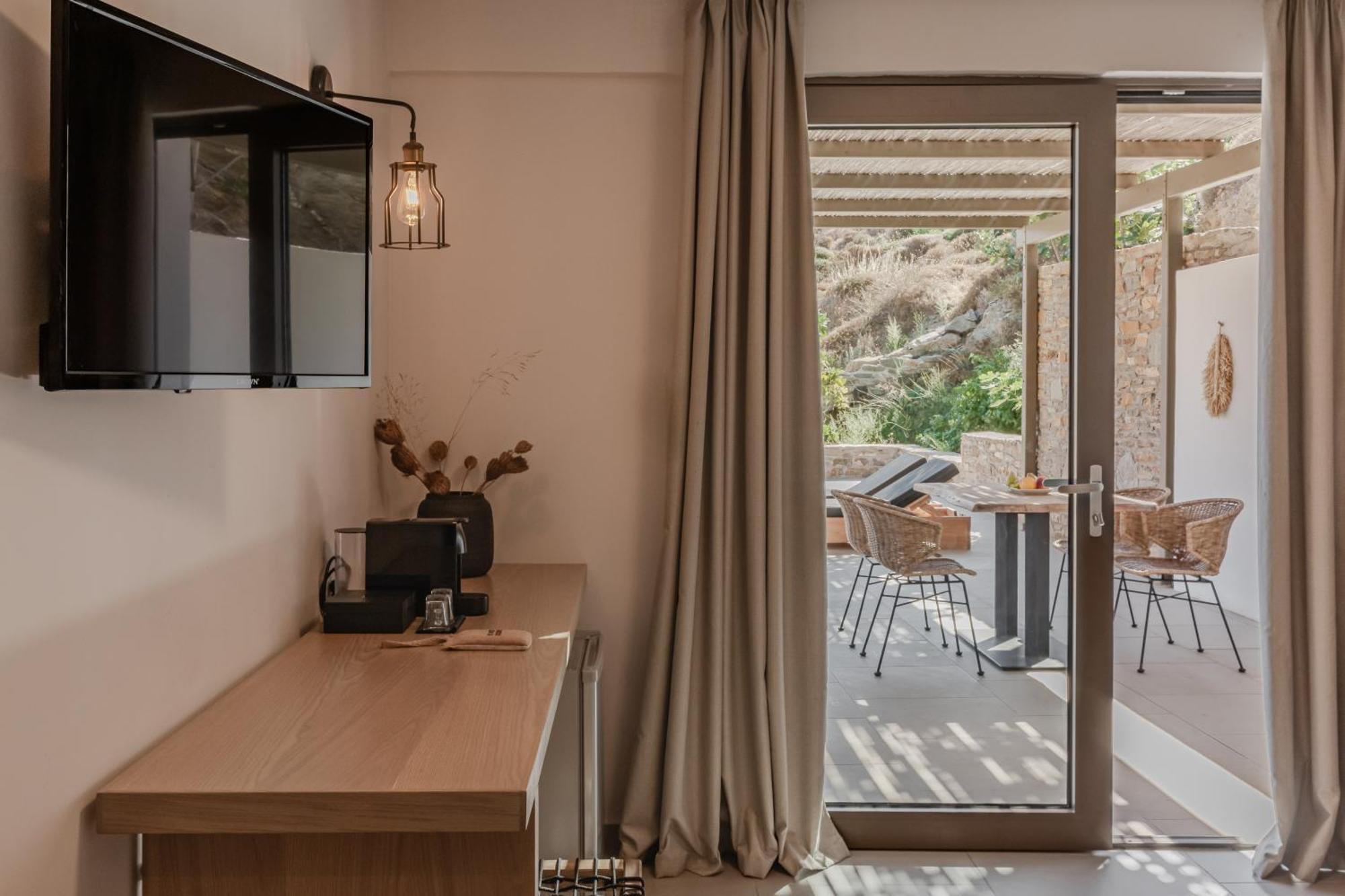 Amal Kythnos Suites ภายนอก รูปภาพ